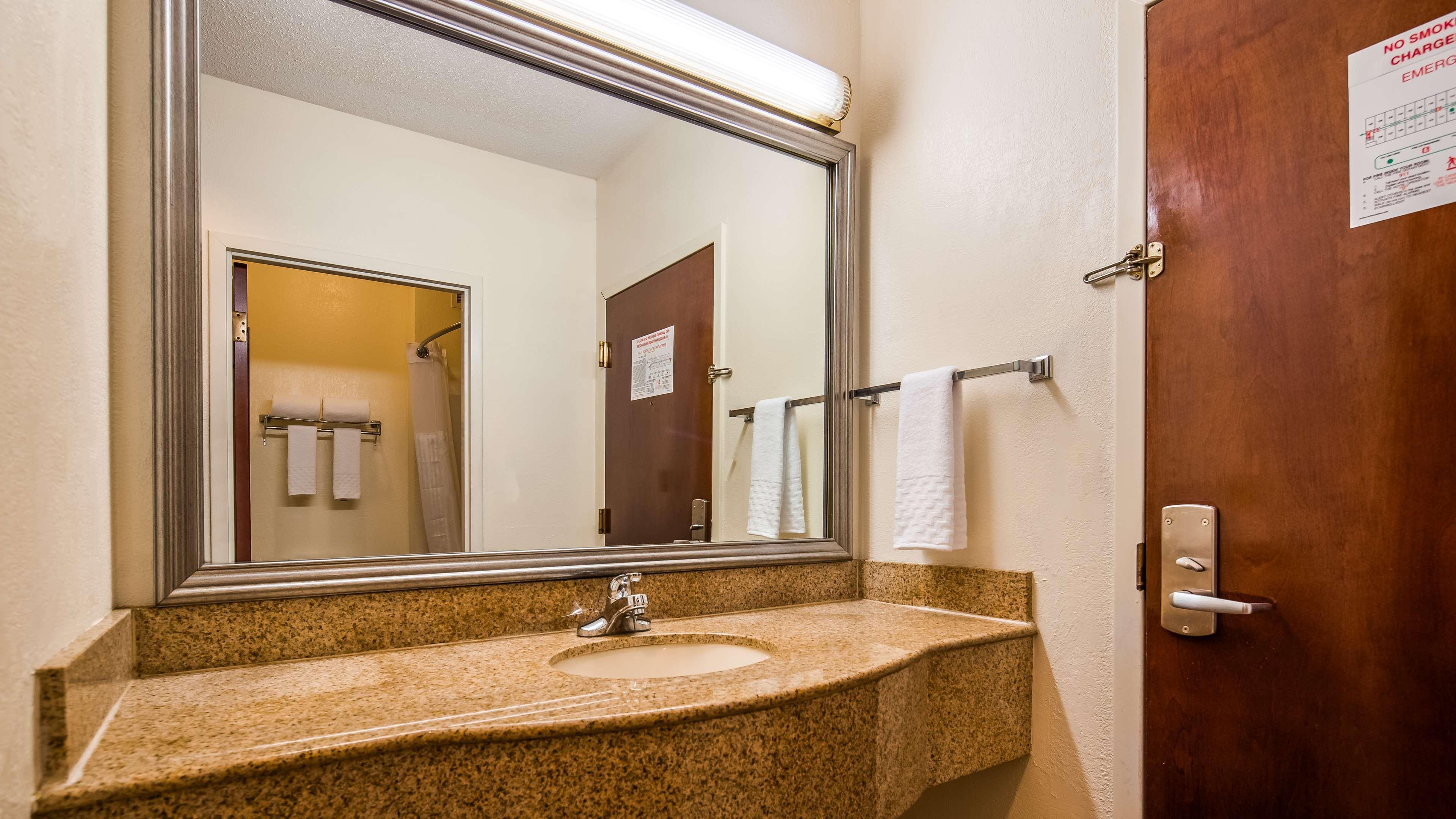Best Western Plus South Hill Inn Esterno foto