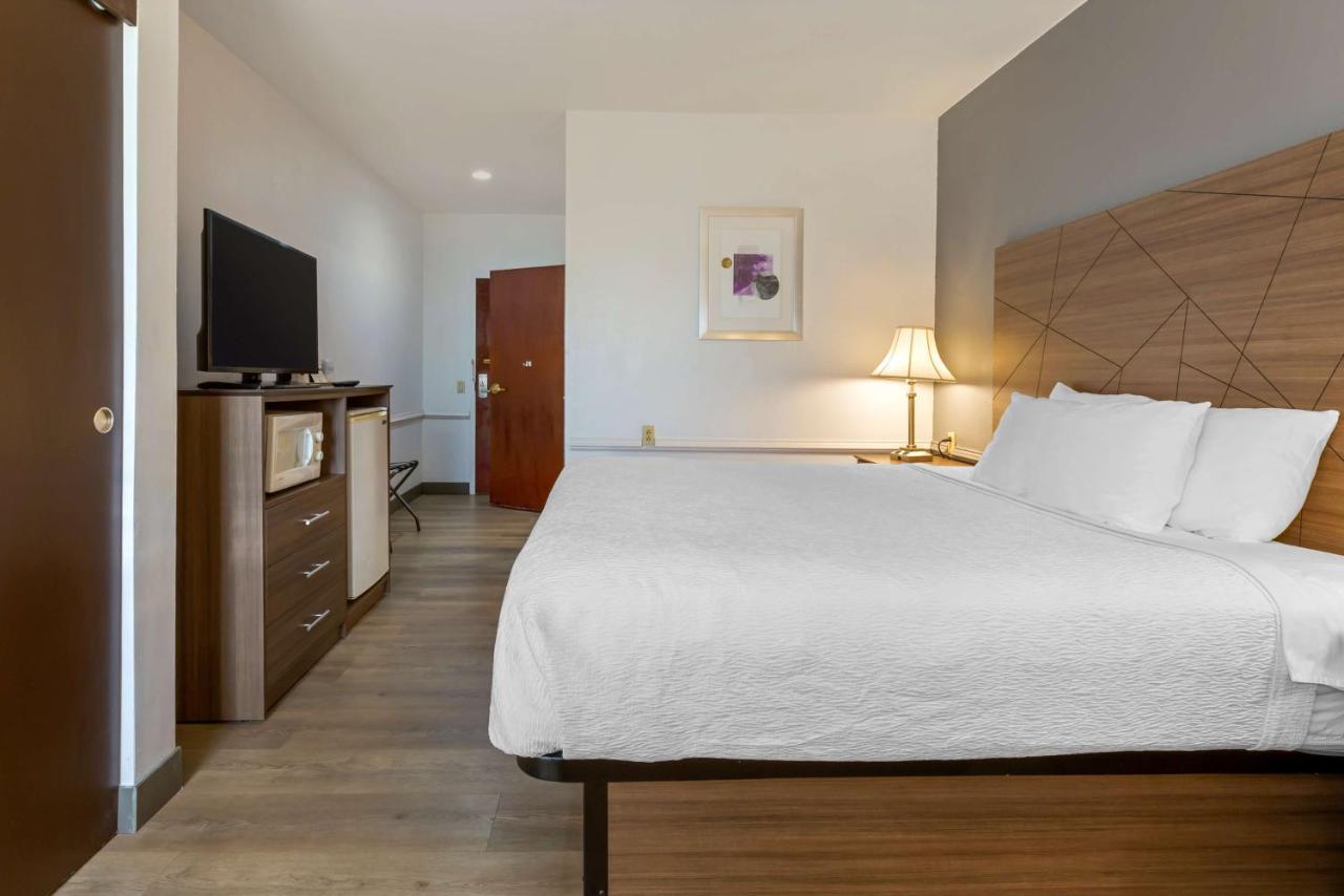 Best Western Plus South Hill Inn Esterno foto