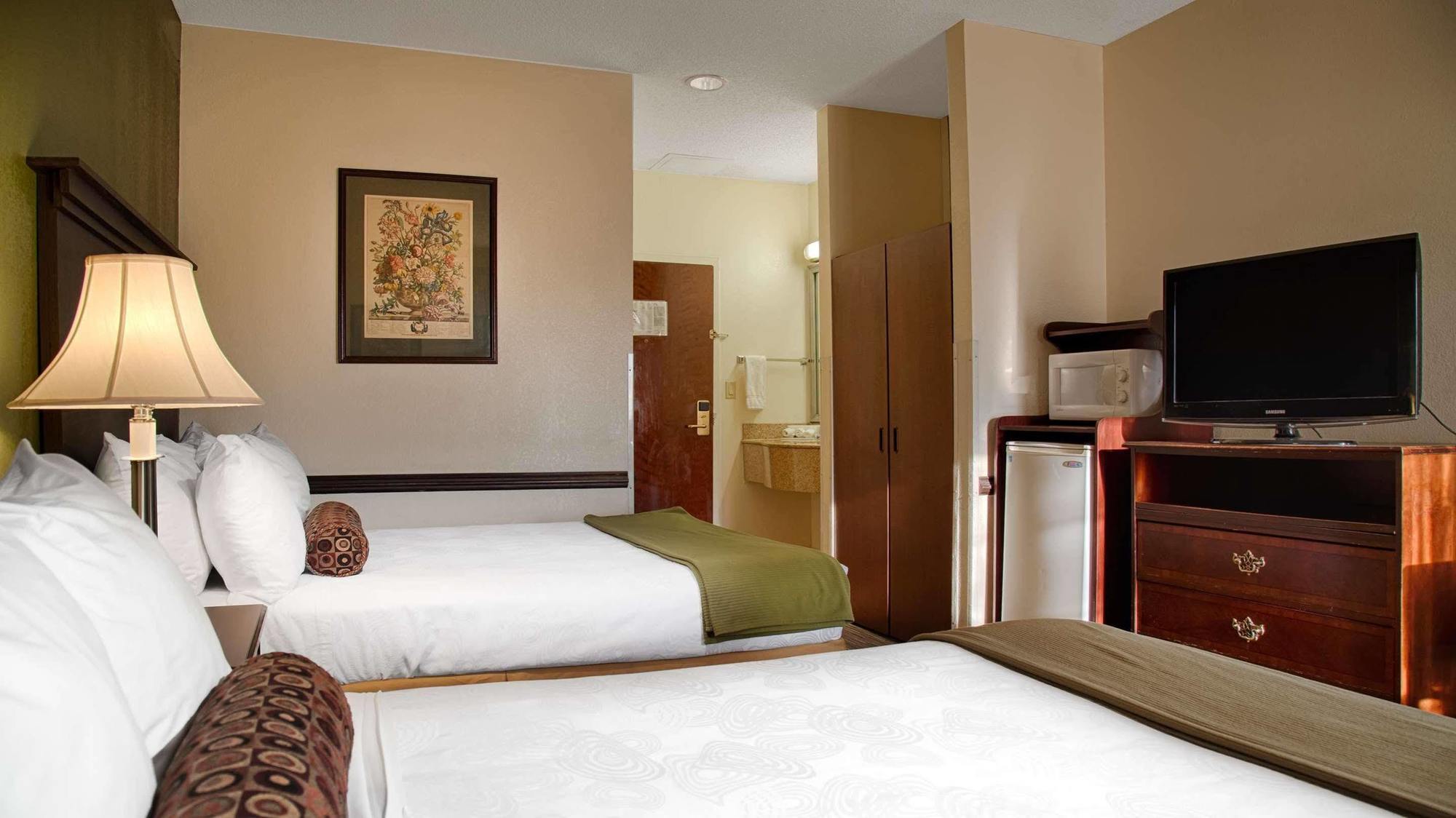 Best Western Plus South Hill Inn Esterno foto