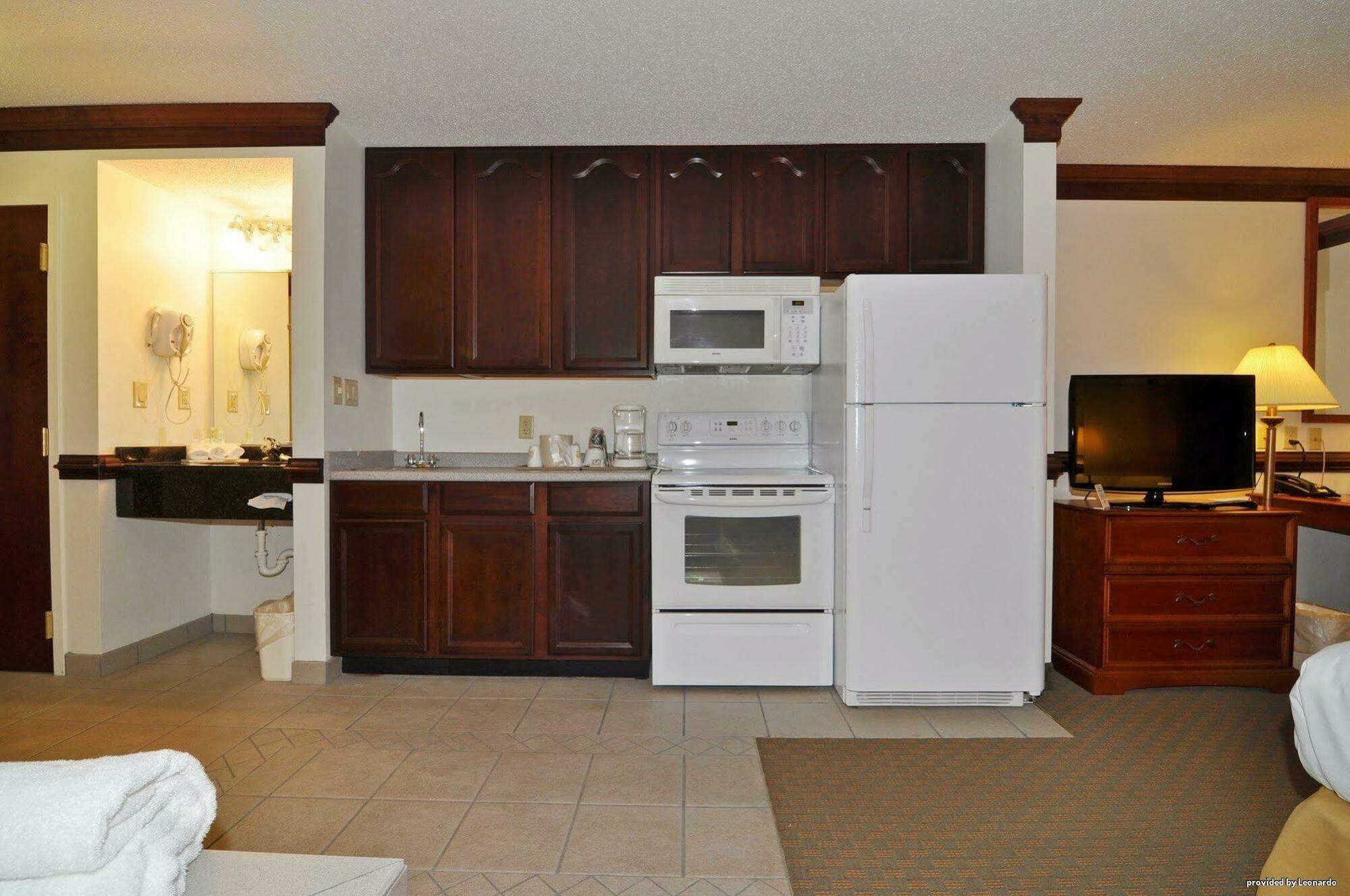 Best Western Plus South Hill Inn Esterno foto